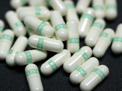 pile of generic prozac pills