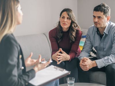 couple meets with therapist